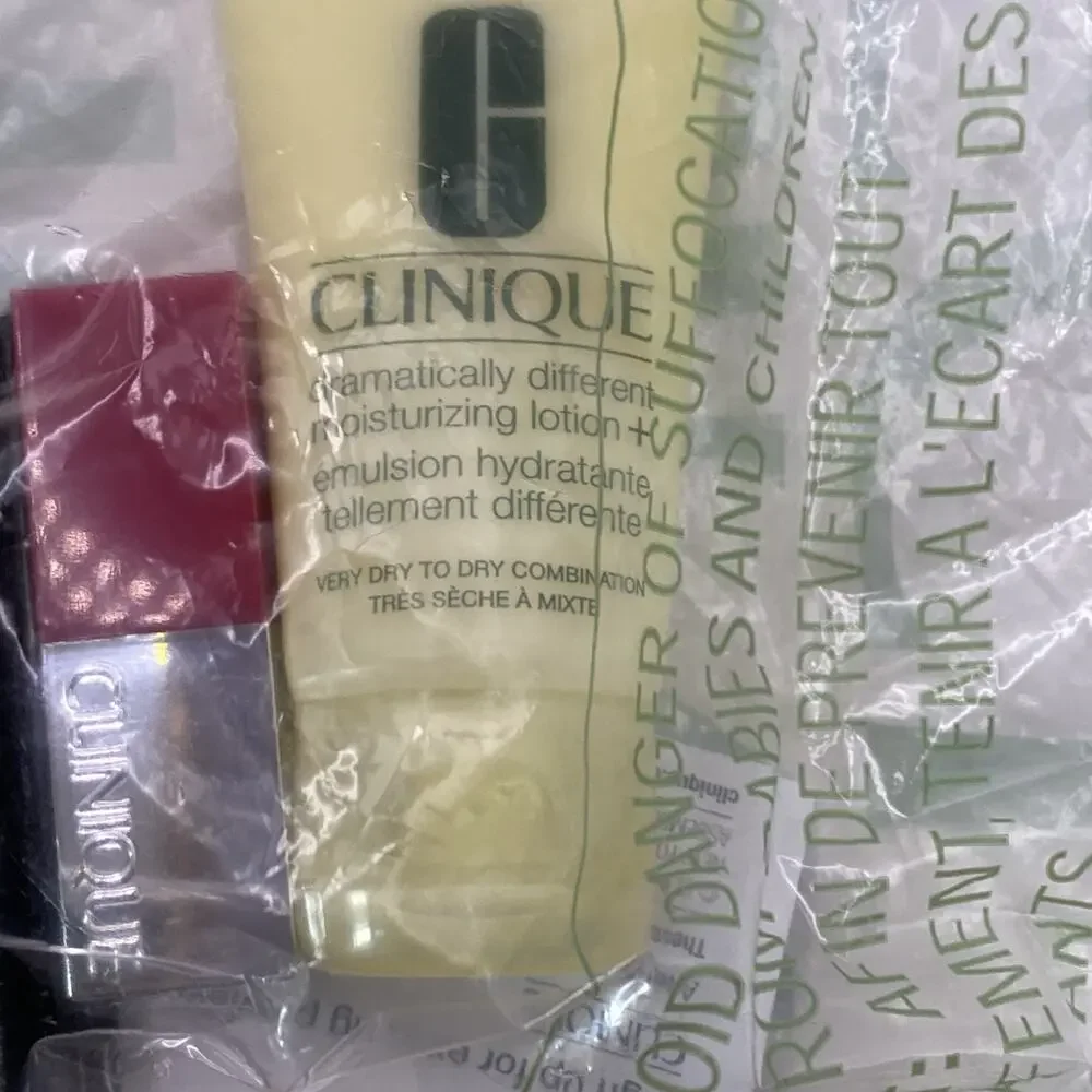 Lot of 2 Clinique 6 Piece Travel Size Skincare Makeup Gift Set 12 TOTAL PCS New